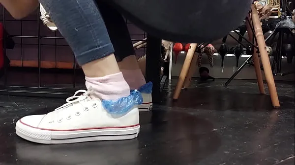 Two pairs of socks and sweaty feet Video baharu hangat
