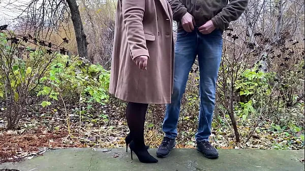حار StepMother-in-law in leather skirt and heels holds son-in-law's dick while he pees مقاطع فيديو جديدة