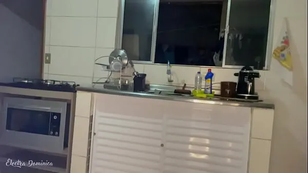 Καυτά This maid cleans my house with that delicious ass, I can't stop looking, I'm excited νέα βίντεο