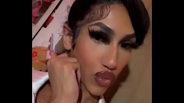 Heiße Geile junge Frau Shemale Crossdressing mit Make-up neue Videos