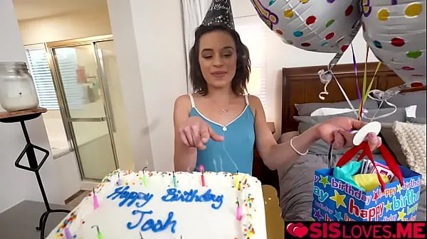 Populaire Joshua Lewis celebrates birthday with Aria Valencia's delicious pussy nieuwe video's