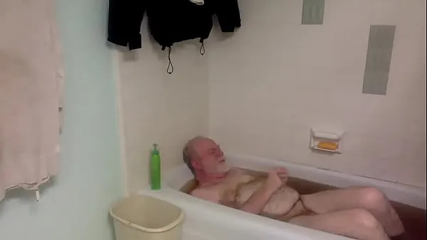 guy in bath Video baru yang populer
