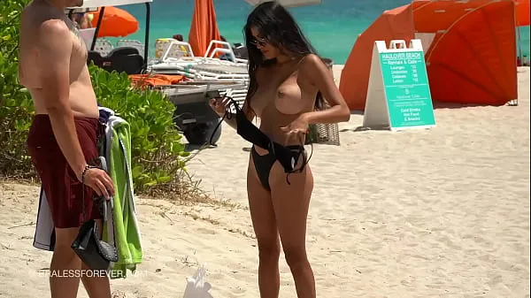 Vroči Huge boob hotwife at the beachnovi videoposnetki