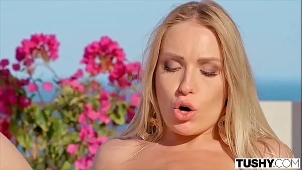 TUSHY Sexy hotel patron Angelika seduces valet for anal fun Video baru yang populer