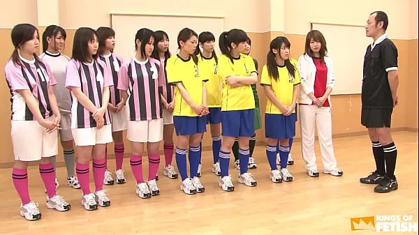 Hot Japanese female team listen and take a lesson from their coach วิดีโอใหม่