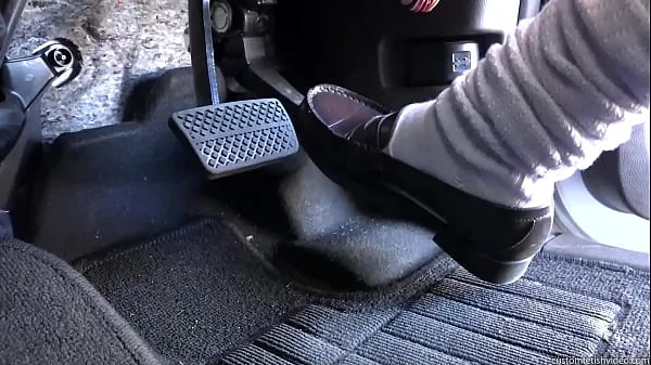 حار Pedal pumping with socks and loafers مقاطع فيديو جديدة
