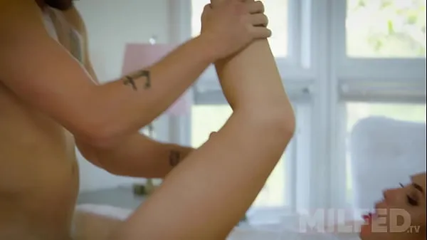 Populárne Young Step Mom gets a MASSIVE Creampie from her Step Son — MILFED nové videá
