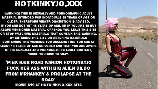 हॉट Pink hair road warior Hotkinkyjo fuck her ass with big alien dildo from mrhankey & prolapse at the road नए वीडियो