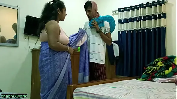 Populaire Hot Indian Bhabhi Sex with Poor Boy! Desi Hardcore Sex nieuwe video's