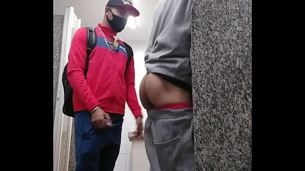 Gifted fucked me in the public bathroom Video baru yang populer