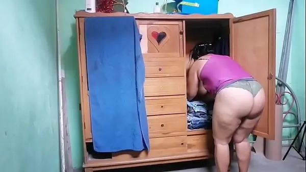 Hot I see my stepmom with that big ass that makes my dick stand up วิดีโอใหม่