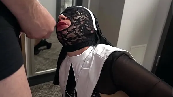 Hotte Submissive wife asking for semen while using a laced mask nye videoer
