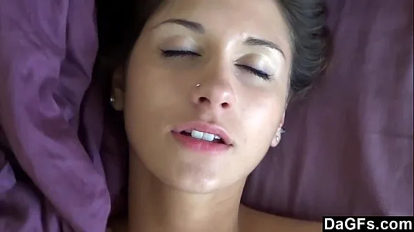 Žhavá Dagfs - Amazing Homemade Sex With Sensual Brunette In My Bed nová videa