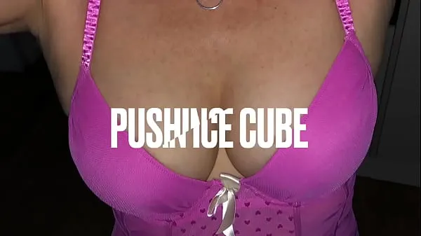Žhavá XxxSmile Presents… Carrina Hindsight Popping Ice Cubes In Pussy POV. Sirscumqueen nová videa