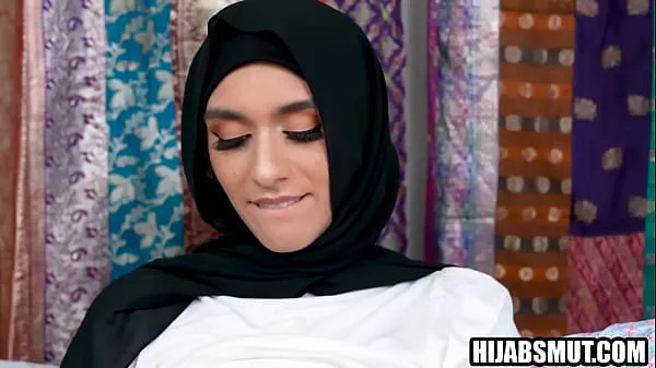 Hotte Muslim girl fantasizing about sex with classmate nye videoer