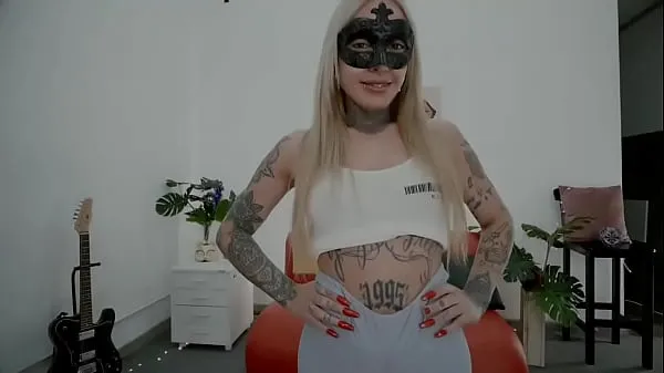 Populaire Perfect Cameltoe Round Ass Tattoo Babe in Short Biker Leggings nieuwe video's