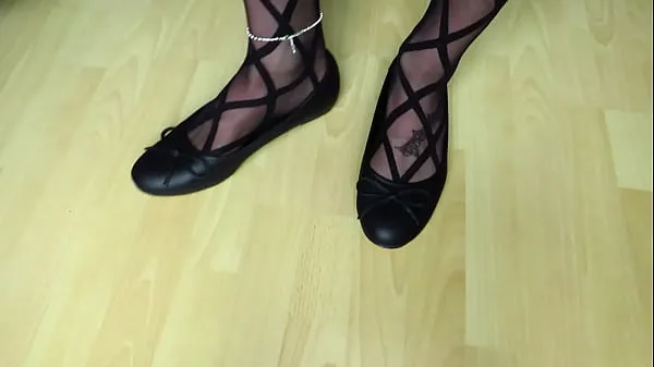 Kuumia Andres Machado black leather ballet flats and pantyhose - shoeplay by Isabelle-Sandrine uutta videota