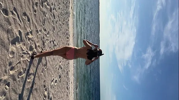 Yeni Videolar I Followed this Lady at the Beach and She Ended up Fucking me