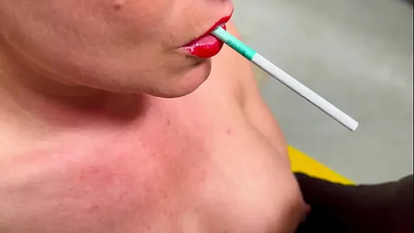 Hot Smoking in Red Lipstick and Satin Gloves วิดีโอใหม่