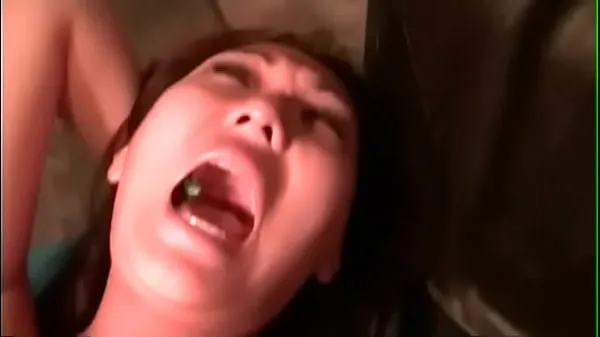Yeni Videolar FLEXING NUTS ASIAN 18YO GETS FUCKED IN HER ASS