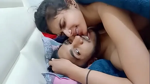 Καυτά Desi Indian cute girl sex and kissing in morning when alone at home νέα βίντεο
