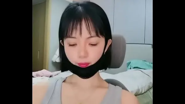 Video nóng The ultimate beauty with temperament! Great figure! She has a slim waist and a pair of big breasts. She strongly demands a paid room. She takes out her breasts and kneads them. She touches her pussy. It is extremely tempting. Domestic high-end online dati mới