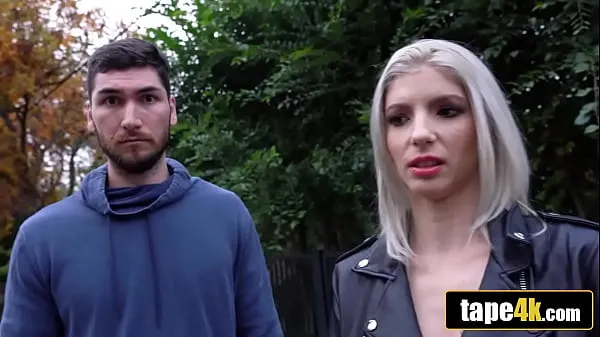 Populære Dumb Blonde Hungarian Cuckolds Her Jealous Boyfriend For Cash nye videoer