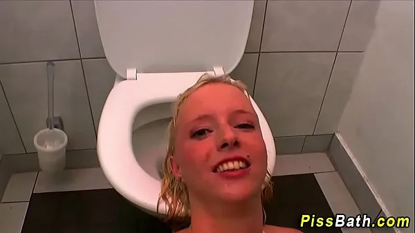 Gorące Fetish ho covered in piss nowe filmy