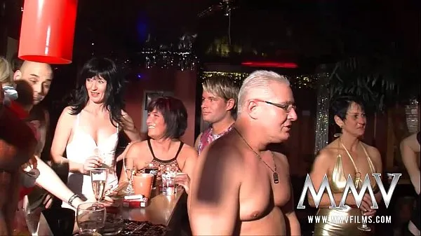 Populárne MMV Films wild German mature swingers party nové videá