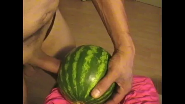 Yeni Videolar Masturbating with fruit